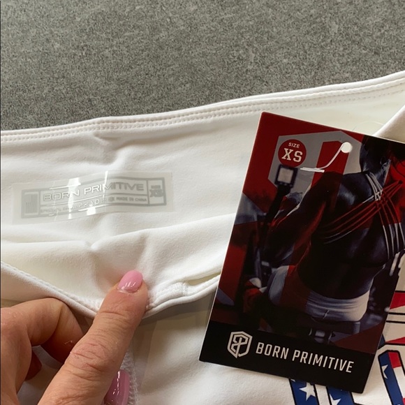 Born primitive size extra small - Picture 4 of 5